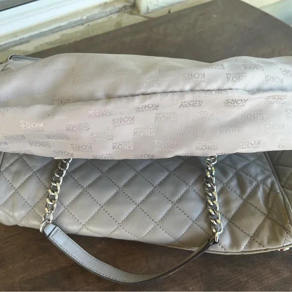 2016 VTG Michael Kors Susannah Lg Quilted-Leather Tote/Shoulder Bag ~ Pearl Grey - Picture 4 of 14